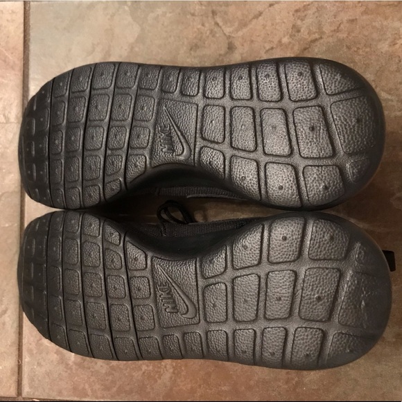 NEW Nike Roshe One Running Shoes Youth/Women’s - Picture 5 of 7
